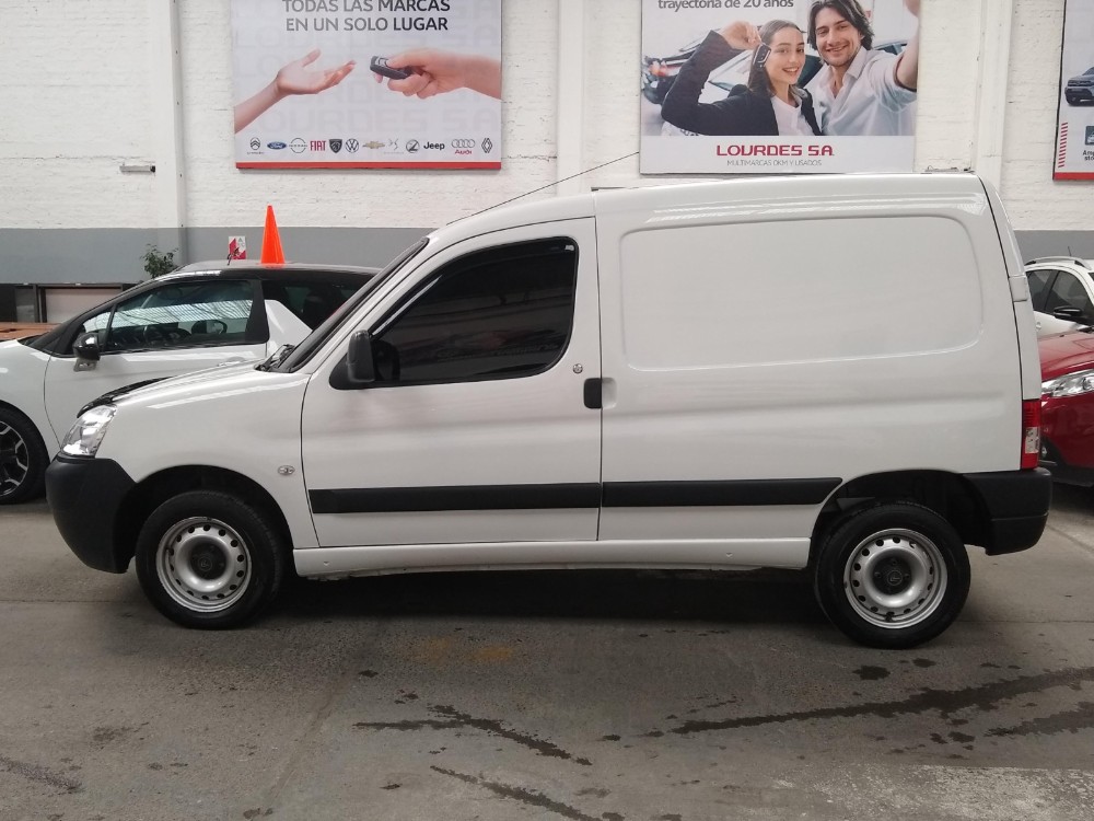 Citroën BERLINGO FURGON HDI 92 BUSINESS AM22 — foto 4